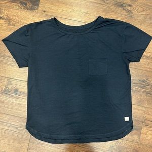 VUORI pocket tee